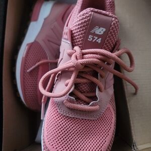 New Balance Women's Pink Sneakers